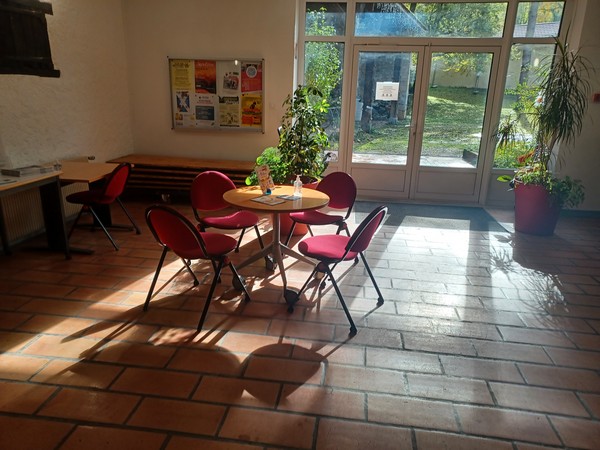 hall_table_ronde